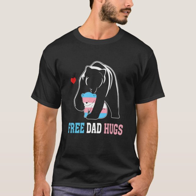 Trans Papa Bear Free Vater Hugs Rainbow Transgende T-Shirt (Vorderseite)