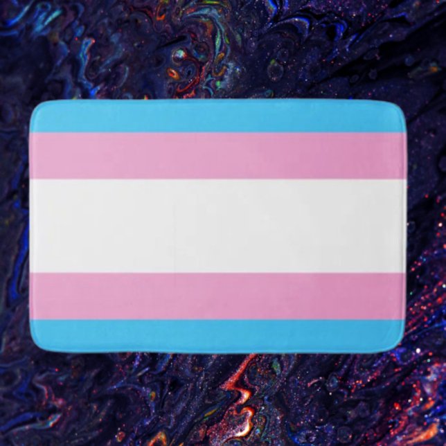 Trans Pride Badematte: Umarme jede Farbe Badematte (Von Creator hochgeladen)