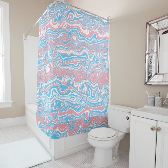 Trans Pride Flag Trippy Boho Groovy Wavy Streifen Duschvorhang (Beispiel)