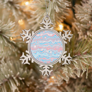 Trans Pride Flag Trippy Boho Groovy Wavy Streifen Schneeflocken Zinn-Ornament