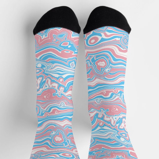 Trans Pride Flag Trippy Boho Groovy Wavy Streifen Socken (Oben)