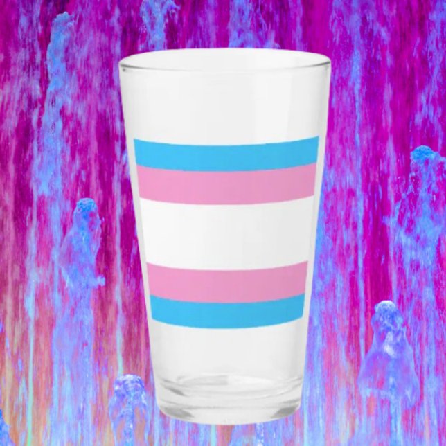 Trans-Pride-Pint-Glas: Sip mit Stolz Glas (Von Creator hochgeladen)