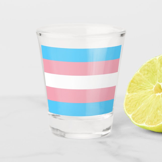 Trans Pride! Schnapsglas (Vorderseite)