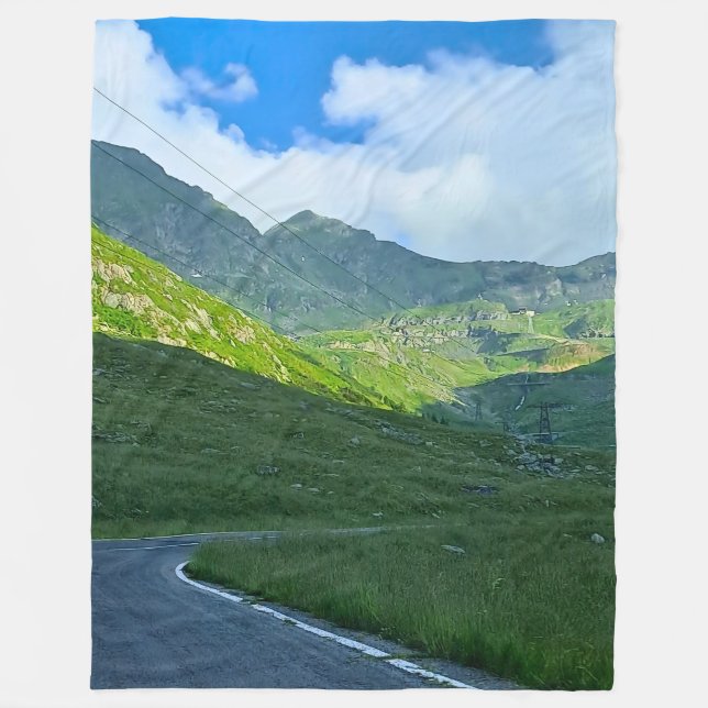 Transfagarasan Alpine Ansicht – Rumänien Bergkunst Fleecedecke (Vorderseite)