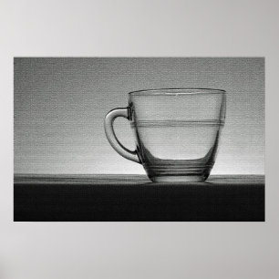 Transparenter Glasbecher von hinten beleuchtet Poster
