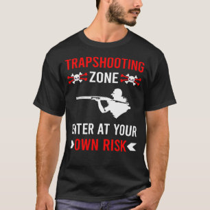 Trapshoottrappe, die das Ziel schießt T-Shirt