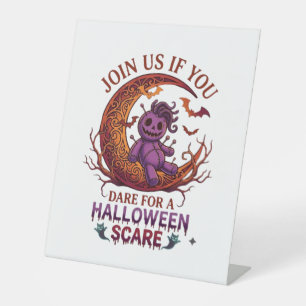 Trau dich Halloween Angst Lila Voodoo-Puppe Halbmo Sockelschild