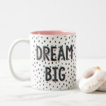 Traum Große Pastel & Spot Inspiration Zitat Tasse<br><div class="desc">Schwarz-Weiß-Doodle-Fleckenprint mit Vintagem schwarzen Text und schwarzem,  schwarzem,  schwarzem,  schwarzem,  schwarzem,  schwarzem,  schwarzem,  schwarzpastellfarbenem 3D-Effekt. Der Spot-Muster-Hintergrund hat einen handgezeichneten Look,  um es behalten. Fügen Sie Ihrem Leben ein paar positive Vibes und Inspiration mit diesem modernen und positiven Design hinzu.</div>