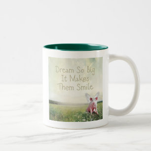 Träume so groß, dass sie das fliegende Schwein zum Zweifarbige Tasse