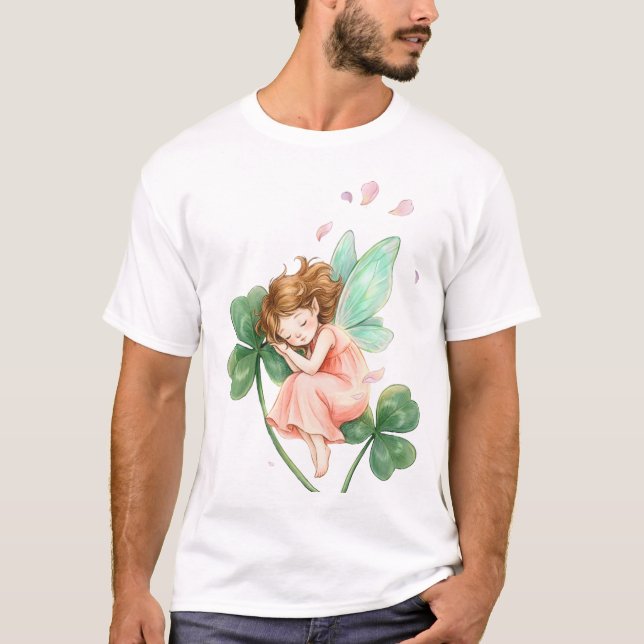 Träumende Fee mit Kleeblatt-Magie-Tanz T-Shirt (Vorderseite)