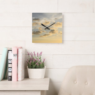 Träumerische karibische Wolken 4 Quadratische Wanduhr