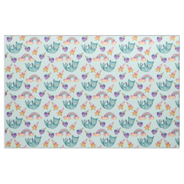 Träumerische Katze, die in das Stoff