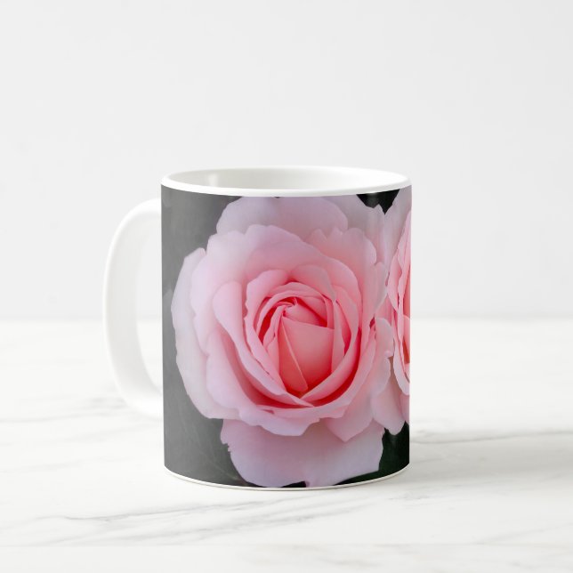 Träumerische Rosen-Tassen Tasse (Vorderseite Links)