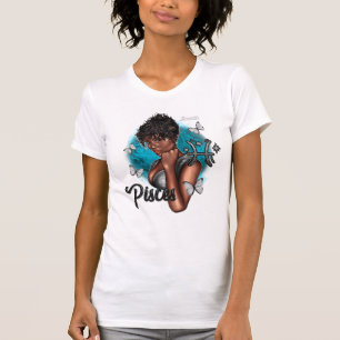 Träumerische schwarze Fische-Diva mit ätherischem T-Shirt
