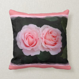 Träumerisches Rosenthrow-Kissen Kissen