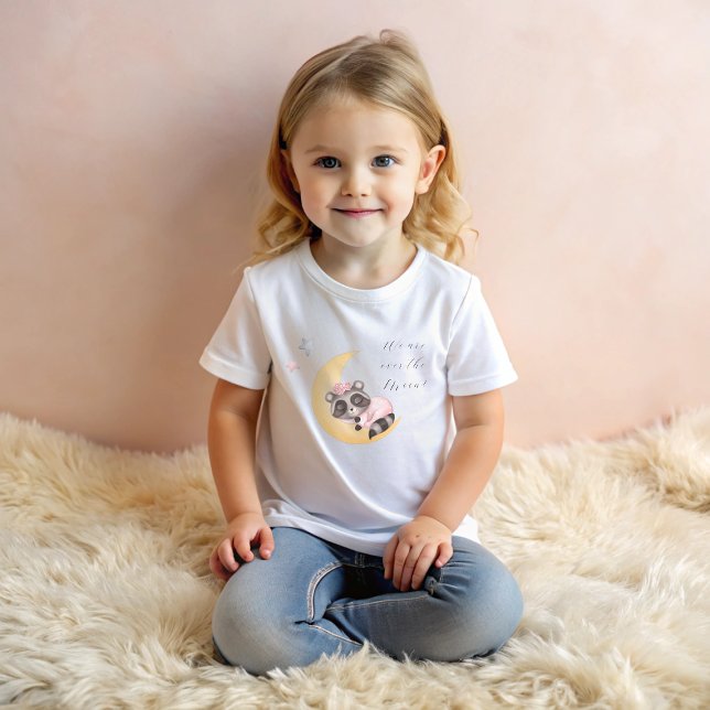 Traumhaft über der Mond Raccoon Girl Baby Dusche T-shirt (Dreamy Over the Moon Raccoon Girl Baby Shower Baby T-Shirt)