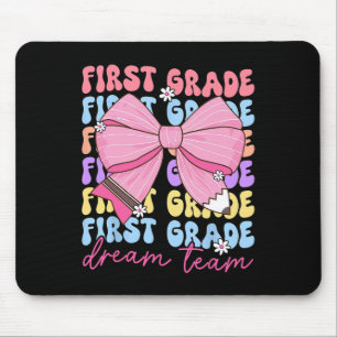 Traumteam-Lehrer der ersten Klasse kehren in die S Mousepad