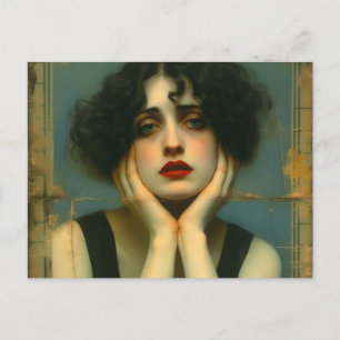 Traurige Frau mit den Händen auf dem Gesicht Postkarte