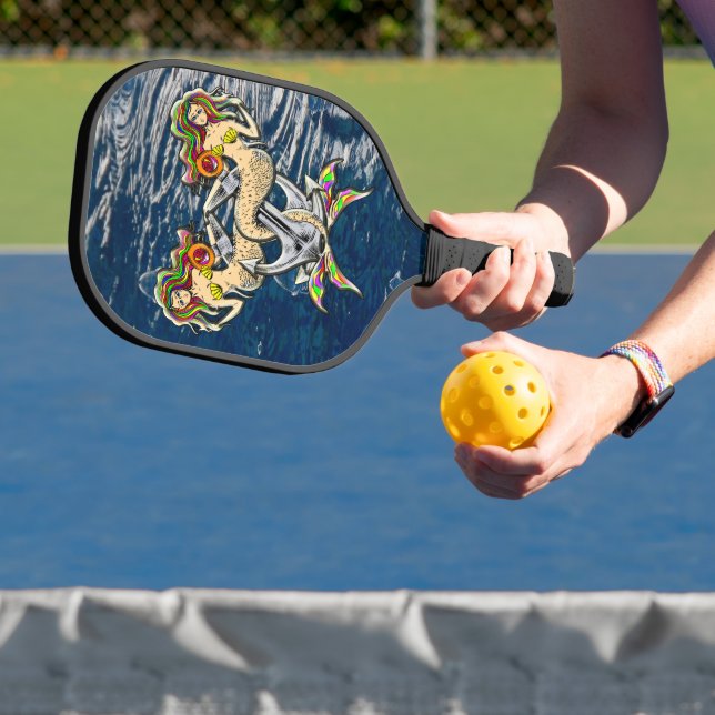 Traurige Meerjungfrauen vor Anker Pickleball Schläger (InSitu)