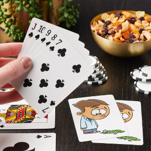 Trauriger Junge Wissenschaftler mit gescheitertem Spielkarten