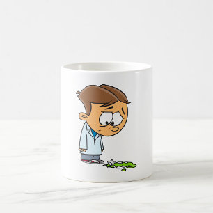Trauriger Jungenwissenschaftler mit gescheitertem Kaffeetasse