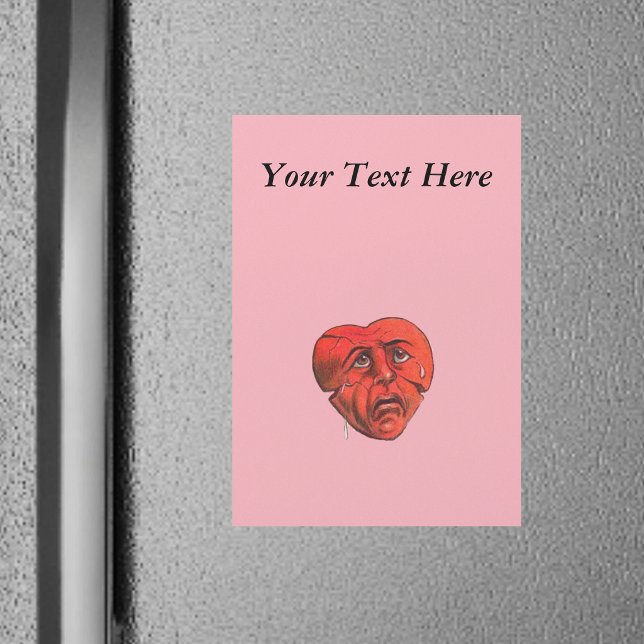 Trauriger roter Herzschlag Magnetkarte (Anthropormorphic red crying sad heart with face on light pink magnetic card.)