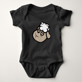 Trauriges, müdes, erschöpftes schlafendes Schaf mi Baby Strampler