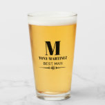 Trauzeuge Monogram Wedding Trauzeuge Beer Glas<br><div class="desc">Fett monogramm Design platziert einen Hauptstadt-Buchstaben und Namen über dem Trauzeuge. Einfach anzupassen.</div>