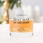 Trauzeuge zum Vorschlag "Steine" Whiskyglas<br><div class="desc">Whiskey Glas mit der Phrase "Trauzeuge auf den Felsen" mit individualisierbaren Namen des Trauzeugen, Hochzeitstag, und Monogramm des Ehepaares. Ein ideales Geschenk, um Ihrem Trauzeuge vorzuschlagen, sich an Ihrem Hochzeitstag zu stellen. Eine tolle Ergänzung zu Ihrer Bachelor-Party für ein stilvolles Fest mit Whisky-Gläsern der alten Schule, ideal zum Genießen mit...</div>