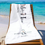 Trauzeugin Floral Letter Bachelorette Weekend Strandtuch<br><div class="desc">Trauzeugin Strandtuch, um für Ihre Nummer eins Mädchen zu personalisieren, um Ihr Bachelorette-Wochenende oder ein nachdenkliches Willkommensgeschenk für Ihre Hochzeit in Urlaubsort zu nehmen. Trauzeugin wird mit neutralen Boho Blumenbriefen und handgeschriebenen Schriften geschrieben. Sie können auch den Namen der Braut und Bräutigam und ihren Hochzeitstag hinzufügen, der einen koordinierenden Blumenampersand...</div>