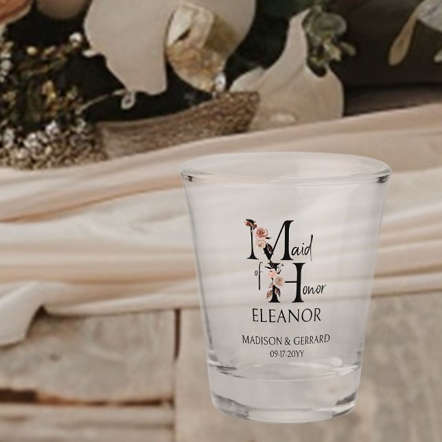 Trauzeugin Neutral Floral Letter Brautparty Schnapsglas (Bridal party gift to personalize for your Maid of Honor)