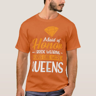 Trauzeugin und Braut von Frauen in Bachelorette T-Shirt