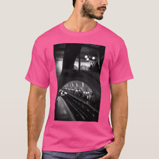 Travel Bw - Paris Cite Metrostation T-Shirt