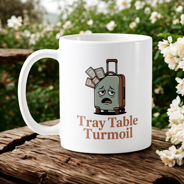 Tray Table Turmoil | Travel Chaos Flight Attendant Kaffeetasse (Von Creator hochgeladen)