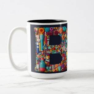 Traybien Retro-Renntypografie-T-Shirt-Design Zweifarbige Tasse