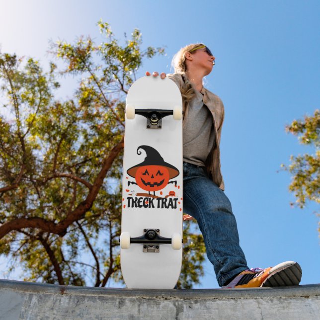 Treck Trat Pumpkin Lächeln Skateboard (Außenbereich 1)
