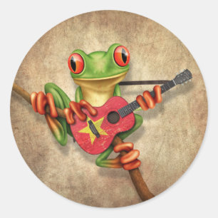 Tree Frog Playing Vietnamese Flag Guitar Runder Aufkleber