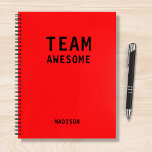 Treffen der Personalisierten Notes des Funny Team Notizbuch<br><div class="desc">Funny Team Personalisiert Notes Office Meeting Notebook enthält den Text "Team Phantastisch" mit Ihrem personalisierten Namen unten auf einem roten Hintergrund. Personalisieren Sie diese,  indem Sie den Text in dem dafür vorgesehenen Textfeld bearbeiten. Entwickelt für Sie von ©Evco Studio www.zazzle.com/store/evcostudio</div>