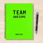 Treffen der Personalisierten Notes des Funny Team Notizbuch<br><div class="desc">Funny Team Personalisiert Notes Office Meeting Notebook enthält den Text "Team Phantastisch" mit Ihrem personalisierten Namen unten auf einem neon grünen Hintergrund. Personalisieren Sie diese,  indem Sie den Text in dem dafür vorgesehenen Textfeld bearbeiten. Entwickelt für Sie von ©Evco Studio www.zazzle.com/store/evcostudio</div>
