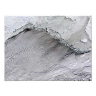 Treibeis- und Wolkenstraßen im Bering-Meer Fotodruck