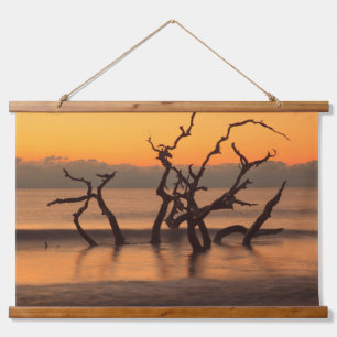 Treibholzstrand bei Sonnenaufgang Jekyll Island Ge Wandteppich Mit Holzrahmen