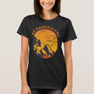 Trekking im Freien Camping Wandern im Val Piora T-Shirt