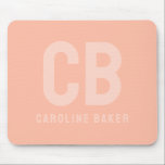 Trend Color Soft Peach Name Mousepad<br><div class="desc">Die trendige Frühlingsfarbe: Soft Peach. Modernes und stilvolles Mousepad mit individualisierbarem Monogramm mit zwei Buchstaben und Name in einem minimalistischen Schriftart. Das schlichte und saubere Design in einer soliden Farbe bietet einen zeitlosen und klassischen Anklang. Entdecken Sie unsere Frühlingsfarben für weitere Produkte in der gleichen Farbe oder entdecken Sie andere...</div>