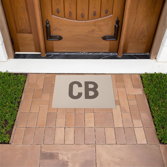 Trend Color Soft Taupe Monogram Doormat Fußmatte (Außenbereich)