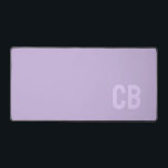 Trend Color Soft Violet Monogram Desk Mat Schreibtischunterlage<br><div class="desc">Die trendige Frühlingsfarbe: Weiche Violette. Moderne und stilvolle Schreibtischmatte mit anpassbarem Monogramm in minimalistischem Schriftart. Das schlichte und saubere Design in einer soliden Farbe bietet einen zeitlosen und klassischen Anklang. Entdecken Sie unsere Frühlingsfarben für weitere Produkte in der gleichen Farbe oder entdecken Sie andere stilvolle Farben, die zu Ihrem persönlichen...</div>
