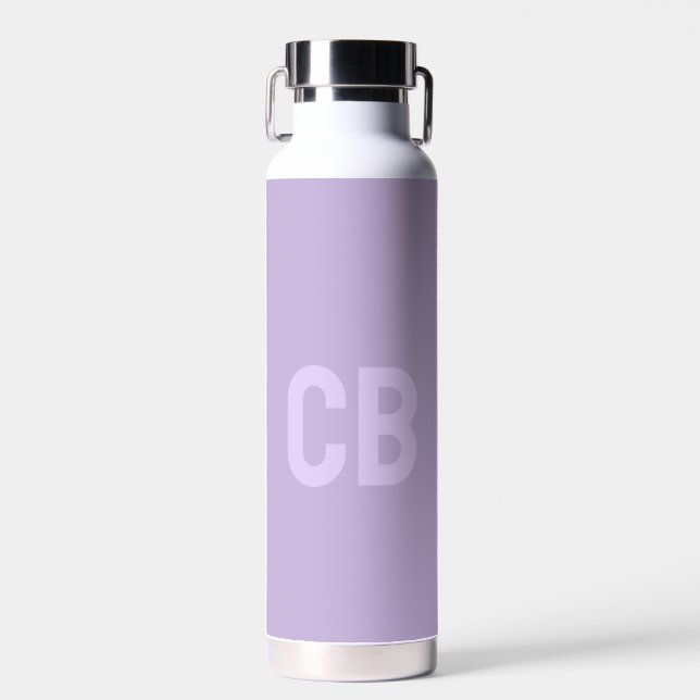 Trend Color Soft Violett Monogramm Wasser Flasche (Vorne)