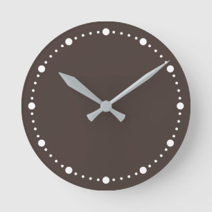 Trend Farbe - Kaffeebraun, weiße Punkte rund Uhr