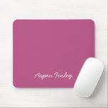 Trend Farbe Rosa Lila Berry Name Mousepad<br><div class="desc">Mousepad in massiver rosa lila Beerenfarbe. Modernes und stilvolles Mousepad mit individuellem Namen in einem niedlichen handgeschriebenen Schriftart. Das schlichte und saubere Design in einer soliden Farbe bietet einen zeitlosen und klassischen Anklang. Entdecken Sie unsere trendigen Farben für weitere Produkte in der gleichen Farbe oder entdecken Sie andere stilvolle Farben,...</div>