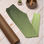 Trend im Herbst Farbe Frühling Grün Ombre Leggings<br><div class="desc">Stilvolle Spring Green Leggings aus unserer Farbsammlung Herbst & Winter 2023/24 Trend bieten zeitlosen Charme. Diese Leggings in Ombre-Kalkgrün haben einen Verlauf, der von dunkel oben bis hin zu heller/heller Farbe an den Beinen verblasst. Diese grüne Farbe lässt sich als heller und lebendiger Kalkgrün mit gelben Untertönen beschreiben. Es ist...</div>
