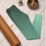Trend im Herbst Farbe Grün Leggings<br><div class="desc">Stilvolle Minty Green Leggings aus unserer Farbsammlung Herbst & Winter 2023/24 Trend bieten zeitlosen Charme. Diese Ombre Cyan Leggings weisen einen Farbverlauf auf, der von dunkel oben bis hin zu heller/heller an den Beinen verblasst. Diese türkisfarbenen Leggings sind eine großartige Möglichkeit, Ihrem Herbstschrank einen farbenfrohen Pop zu verleihen. Sie sind...</div>